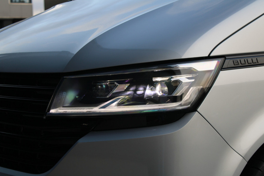Volkswagen Transporter 2.0 TDI L2H1 28 Bulli 150pk - 20 Inch - Camera - Trekhaak - Leder - ACC - LED - Rijklaar