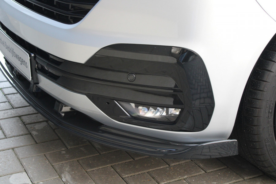 Volkswagen Transporter 2.0 TDI L2H1 28 Bulli 150pk - 20 Inch - Camera - Trekhaak - Leder - ACC - LED - Rijklaar