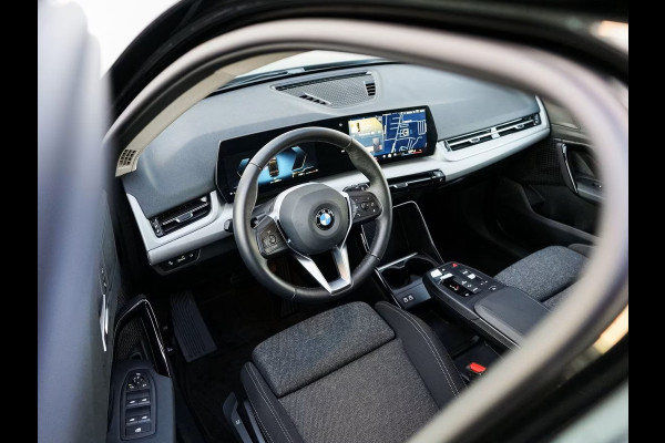 BMW X1 sDrive18iA ** LED, NAVI+, PANORAMA, TREKH, APPLE, ELECTR. A-KLEP, VERW. SPORTST ** 1e EIG - Ex BMW-AG - UNFALLFREI ** ** INFORMEER OOK NAAR ONZE AANTREKKELIJKE FINANCIAL-LEASE TARIEVEN **