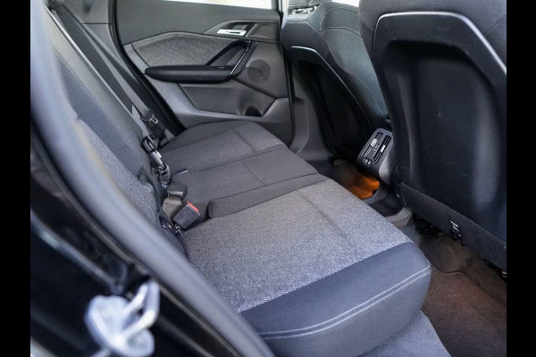 BMW X1 sDrive18iA ** LED, NAVI+, PANORAMA, TREKH, APPLE, ELECTR. A-KLEP, VERW. SPORTST ** 1e EIG - Ex BMW-AG - UNFALLFREI ** ** INFORMEER OOK NAAR ONZE AANTREKKELIJKE FINANCIAL-LEASE TARIEVEN **