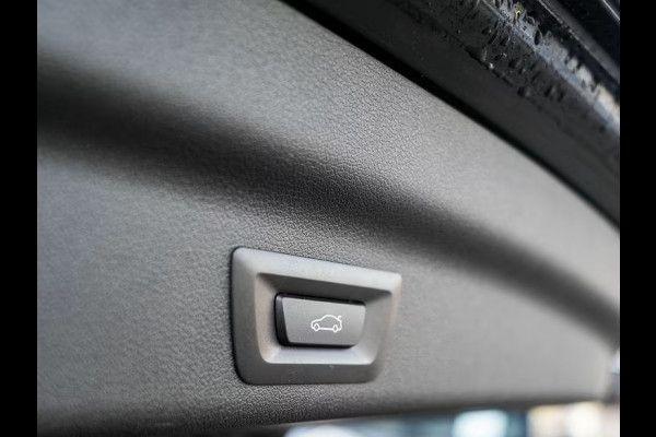 BMW X1 sDrive18iA ** LED, NAVI+, PANORAMA, TREKH, APPLE, ELECTR. A-KLEP, VERW. SPORTST ** 1e EIG - Ex BMW-AG - UNFALLFREI ** ** INFORMEER OOK NAAR ONZE AANTREKKELIJKE FINANCIAL-LEASE TARIEVEN **