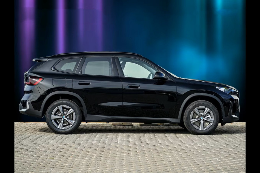 BMW X1 sDrive18iA ** LED, NAVI+, PANORAMA, TREKH, APPLE, ELECTR. A-KLEP, VERW. SPORTST ** 1e EIG - Ex BMW-AG - UNFALLFREI ** ** INFORMEER OOK NAAR ONZE AANTREKKELIJKE FINANCIAL-LEASE TARIEVEN **
