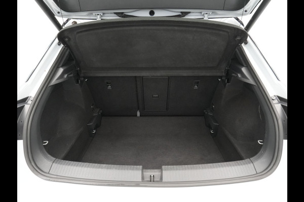 Volkswagen T-Roc 1.5 TSI 150pk DSG Sport Business R Panorama Camera Acc Side/Laneassist Carplay Beats 270