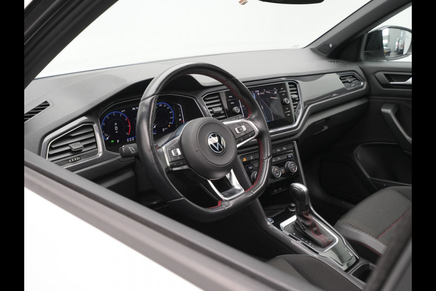 Volkswagen T-Roc 1.5 TSI 150pk DSG Sport Business R Panorama Camera Acc Side/Laneassist Carplay Beats 270