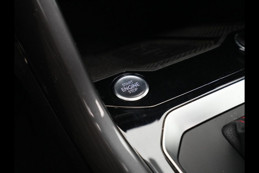 Volkswagen T-Roc 1.5 TSI 150pk DSG Sport Business R Panorama Camera Acc Side/Laneassist Carplay Beats 270