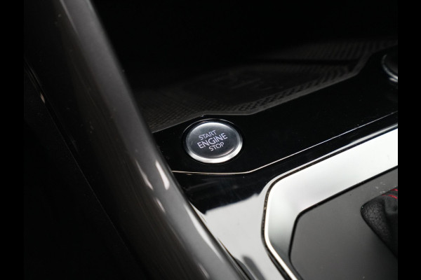 Volkswagen T-Roc 1.5 TSI 150pk DSG Sport Business R Panorama Camera Acc Side/Laneassist Carplay Beats 270