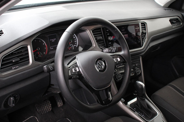 Volkswagen T-Roc 1.5 TSI DSG Style | Navigatie | Climate Control | Adatieve Cruise Control | Electrische achterklep | Stuurwielverwarming | Camera | Parkeer Sensoren