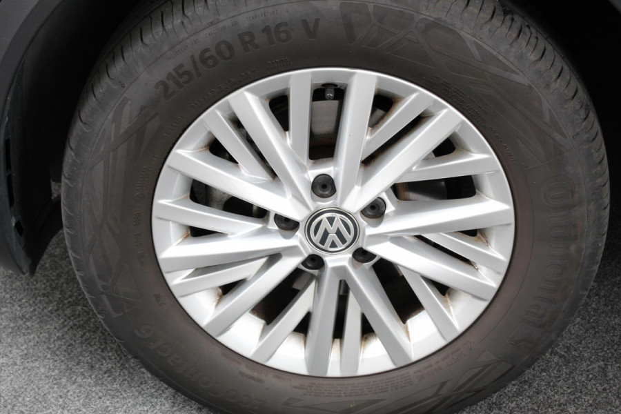 Volkswagen T-Roc 1.5 TSI DSG Style | Navigatie | Climate Control | Adatieve Cruise Control | Electrische achterklep | Stuurwielverwarming | Camera | Parkeer Sensoren