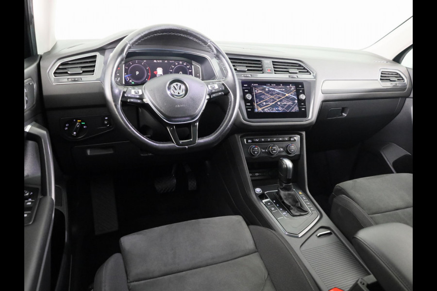 Volkswagen Tiguan Allspace 1.5 TSI Highline Business R 7p. | Automaat (DSG) | Panoramadak | 19 Inch | 360 Camera | Winterpakket | Trekhaak |