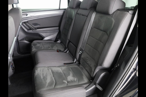 Volkswagen Tiguan Allspace 1.5 TSI Highline Business R 7p. | Automaat (DSG) | Panoramadak | 19 Inch | 360 Camera | Winterpakket | Trekhaak |