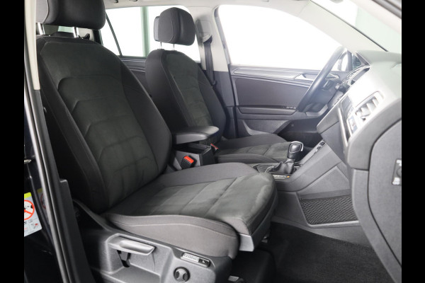 Volkswagen Tiguan Allspace 1.5 TSI Highline Business R 7p. | Automaat (DSG) | Panoramadak | 19 Inch | 360 Camera | Winterpakket | Trekhaak |
