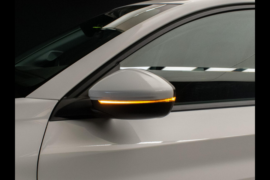 Peugeot 208 1.2 PureTech Allure Sport NL AUTO (APPLE CARPLAY,NAVI,CRUISE,PDC,CLIMATE,LED,WHITE EDITION,SPORTSTOELEN,NETTE STAAT)