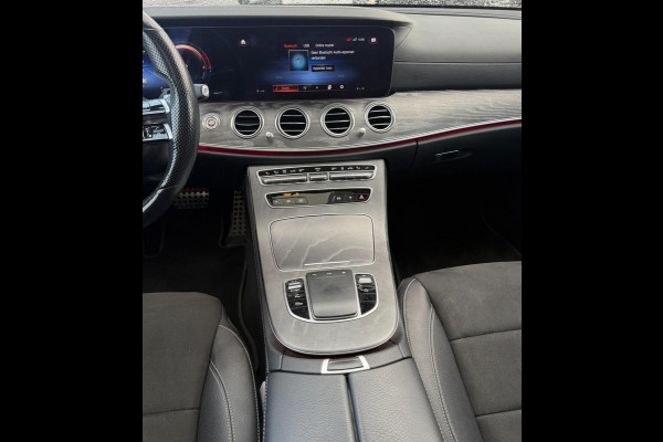 Mercedes-Benz E-Klasse 300 e 4MATIC AMG Line