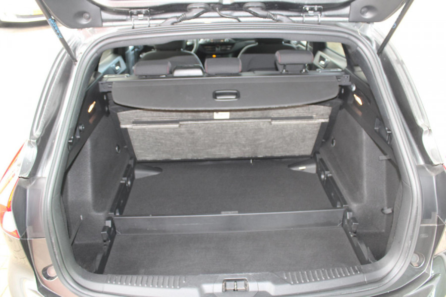 Ford Focus 1.5 EcoBoost ST Line Business 182pk Automaat | Winter Pack | Adaptive cruise control | Camera | Led koplampen | 18 inch