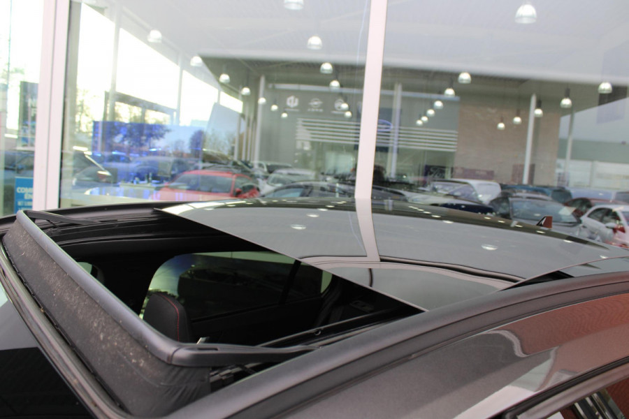 Ford Focus 1.5 EcoBoost ST Line Business 182pk Automaat | Winter Pack | Adaptive cruise control | Camera | Led koplampen | 18 inch