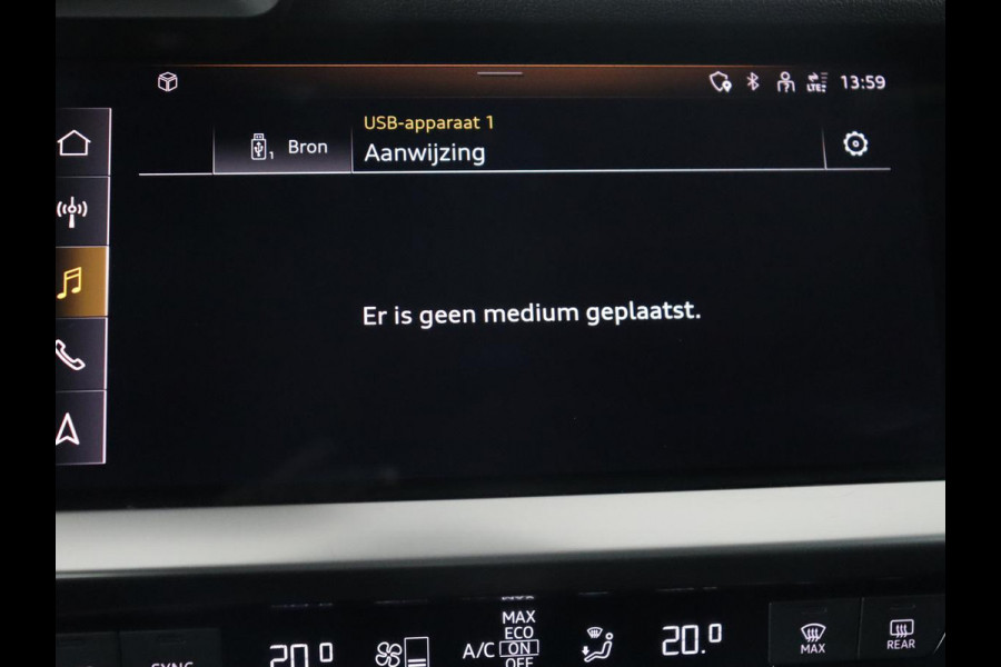 Audi A3 35 TFSI S edition | Panoramadak | Virtual Cockpit | Full LED | Carplay | Sportstoelen | Half leder | Navigatie | Climate control | Parkeerhulp | Bluetooth
