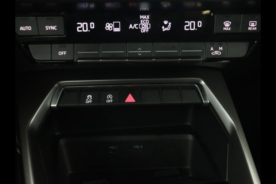 Audi A3 35 TFSI S edition | Panoramadak | Virtual Cockpit | Full LED | Carplay | Sportstoelen | Half leder | Navigatie | Climate control | Parkeerhulp | Bluetooth