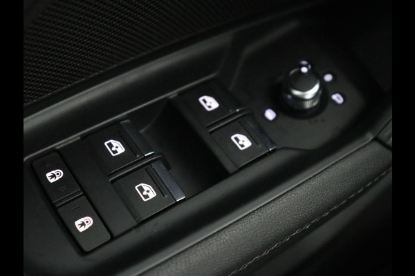 Audi A3 35 TFSI S edition | Panoramadak | Virtual Cockpit | Full LED | Carplay | Sportstoelen | Half leder | Navigatie | Climate control | Parkeerhulp | Bluetooth