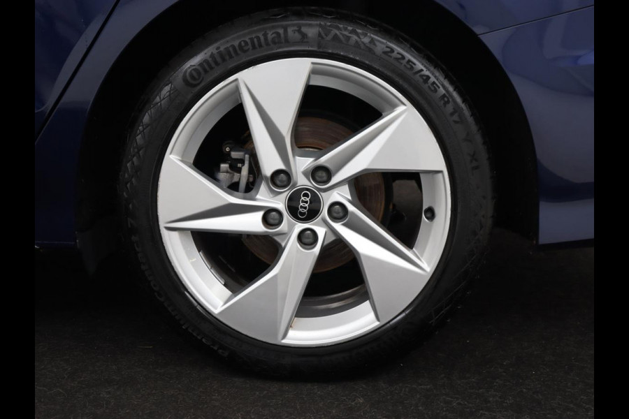 Audi A3 35 TFSI S edition | Panoramadak | Virtual Cockpit | Full LED | Carplay | Sportstoelen | Half leder | Navigatie | Climate control | Parkeerhulp | Bluetooth