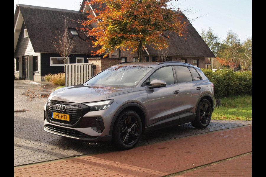 Audi Q4 e-tron 40 Launch edition 77 kWh | Camera | Waterpomp | | Trekhaak | Black Optic | NL-Auto |