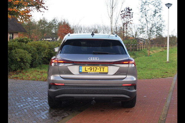 Audi Q4 e-tron 40 Launch edition 77 kWh | Camera | Waterpomp | | Trekhaak | Black Optic | NL-Auto |