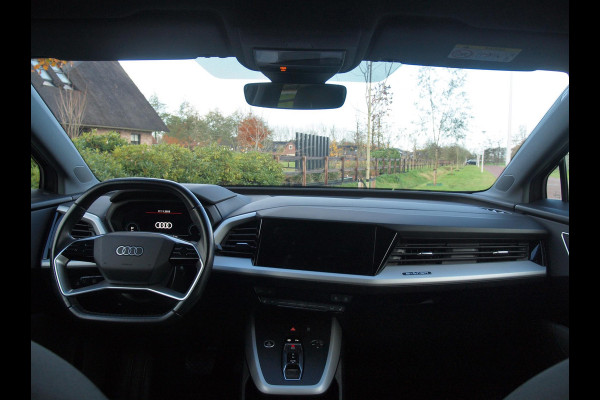 Audi Q4 e-tron 40 Launch edition 77 kWh | Camera | Waterpomp | | Trekhaak | Black Optic | NL-Auto |