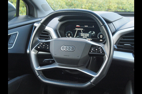 Audi Q4 e-tron 40 Launch edition 77 kWh | Camera | Waterpomp | | Trekhaak | Black Optic | NL-Auto |