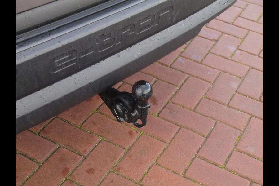 Audi Q4 e-tron 40 Launch edition 77 kWh | Camera | Waterpomp | | Trekhaak | Black Optic | NL-Auto |