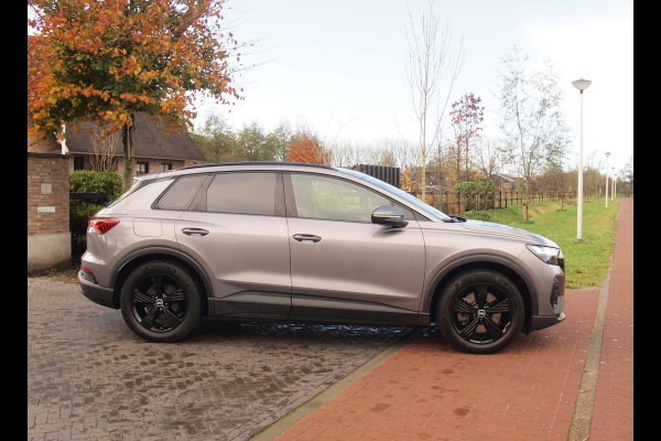Audi Q4 e-tron 40 Launch edition 77 kWh | Camera | Waterpomp | | Trekhaak | Black Optic | NL-Auto |
