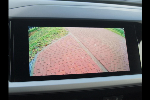 Audi Q4 e-tron 40 Launch edition 77 kWh | Camera | Waterpomp | | Trekhaak | Black Optic | NL-Auto |