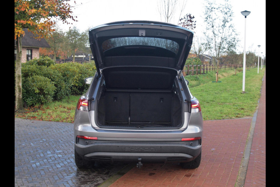 Audi Q4 e-tron 40 Launch edition 77 kWh | Camera | Waterpomp | | Trekhaak | Black Optic | NL-Auto |