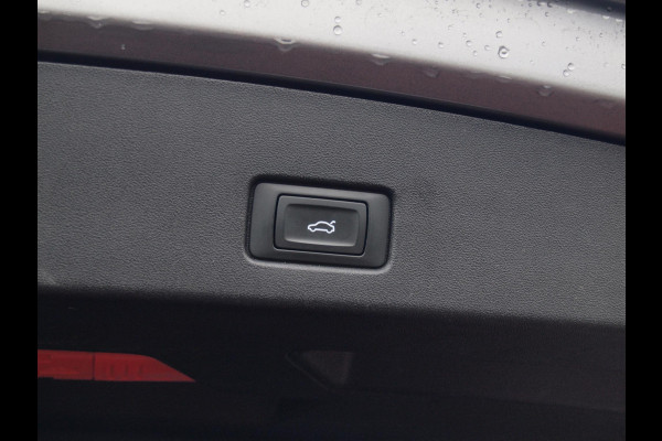 Audi Q4 e-tron 40 Launch edition 77 kWh | Camera | Waterpomp | | Trekhaak | Black Optic | NL-Auto |