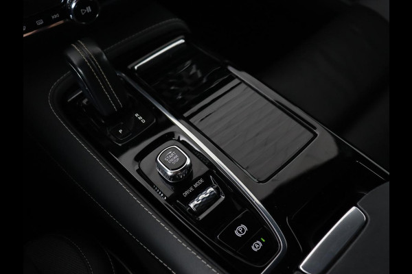Volvo V60 2.0 T8 Recharge AWD R Design | Panoramadak | Trekhaak | Adaptive cruise | Stoelverwarming | Harman/Kardon | Camera | Carplay | Half leder | Navigatie | Full LED | PHEV | Plug In