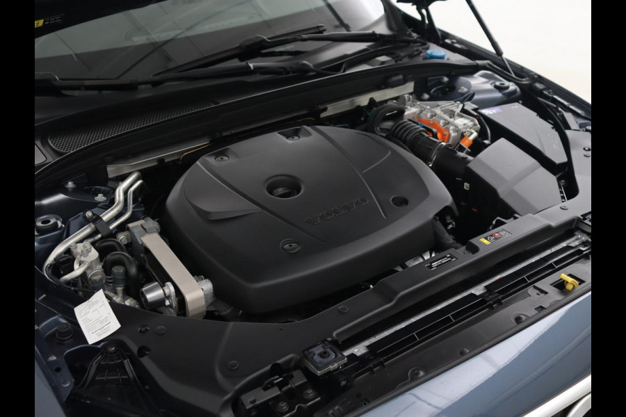 Volvo V60 2.0 T8 Recharge AWD R Design | Panoramadak | Trekhaak | Adaptive cruise | Stoelverwarming | Harman/Kardon | Camera | Carplay | Half leder | Navigatie | Full LED | PHEV | Plug In
