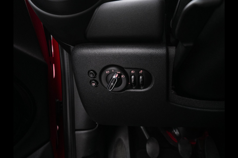 MINI Mini 1.5 Cooper Business Edition (INCL-BTW) *LEATHER-FABRIC | FULL-LED | DIGI-COCKPIT | SPORT-SEATS | AMBIENT-LIGHT | NAVI-FULLMAP | DAB+ | AIRCO | CRUISE | PDC | 16''ALU*