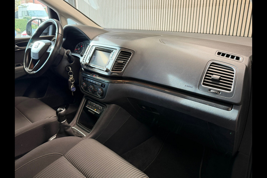 Seat Alhambra 1.4 TSI Style Business Intense 7P. CRUISE CONTROL CAMERA PARKEERSENSOREN VOOR EN ACHTER NAVI