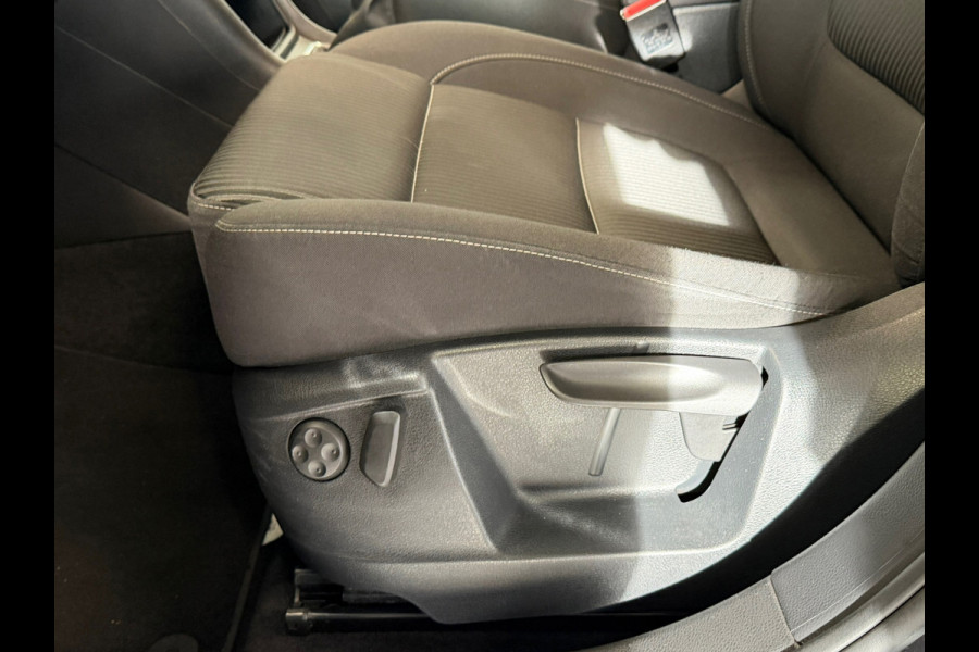 Seat Alhambra 1.4 TSI Style Business Intense 7P. CRUISE CONTROL CAMERA PARKEERSENSOREN VOOR EN ACHTER NAVI