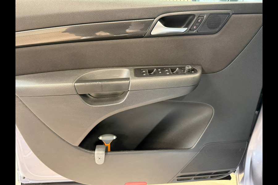 Seat Alhambra 1.4 TSI Style Business Intense 7P. CRUISE CONTROL CAMERA PARKEERSENSOREN VOOR EN ACHTER NAVI