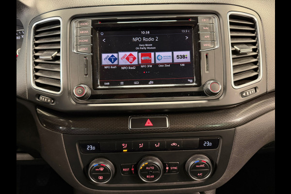 Seat Alhambra 1.4 TSI Style Business Intense 7P. CRUISE CONTROL CAMERA PARKEERSENSOREN VOOR EN ACHTER NAVI