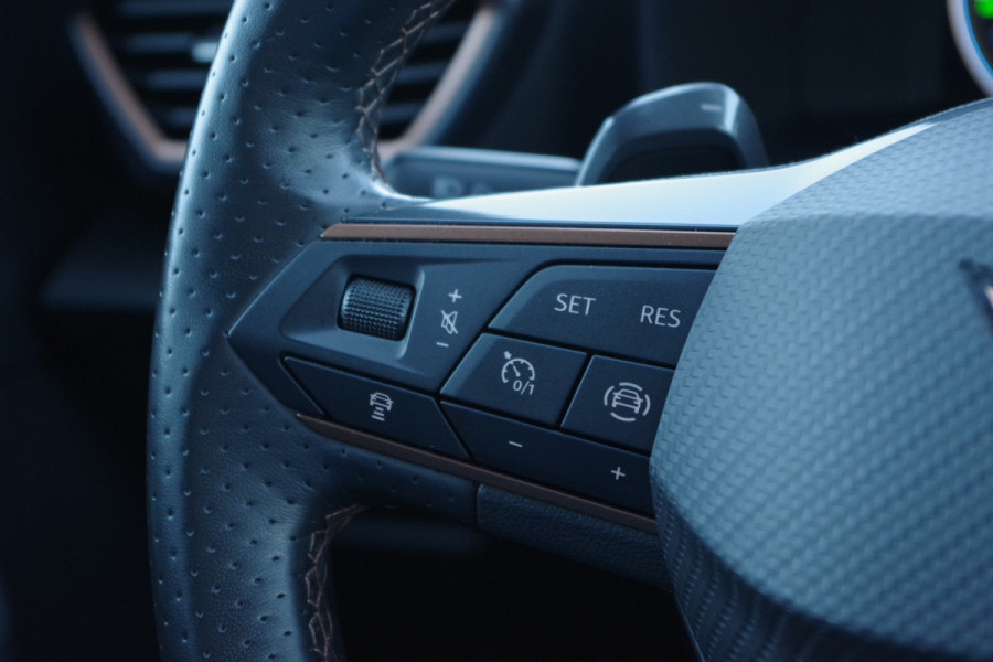 CUPRA Formentor 1.4 TSI e-Hybrid 204 PK Essential PHEV, Camera, LED, Stuurverwarming, Carplay