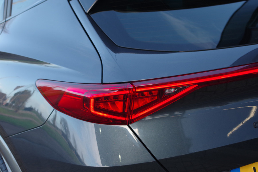 CUPRA Formentor 1.4 TSI e-Hybrid 204 PK Essential PHEV, Camera, LED, Stuurverwarming, Carplay