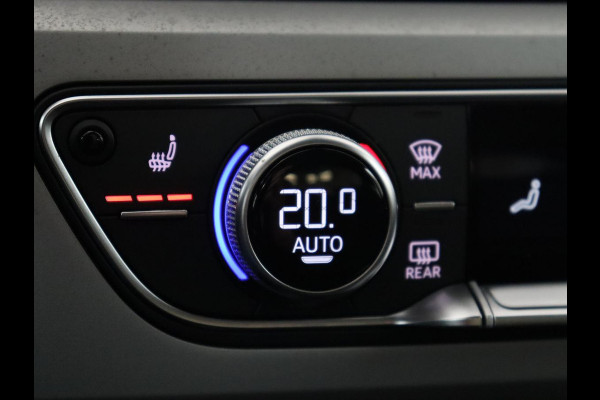 Audi A4 35 TFSI Business Edition | Stoelverwarming | Virtual Cockpit | Carplay | Full LED | DAB | Climate control | Parkeerhulp | Cruise control | Bluetooth