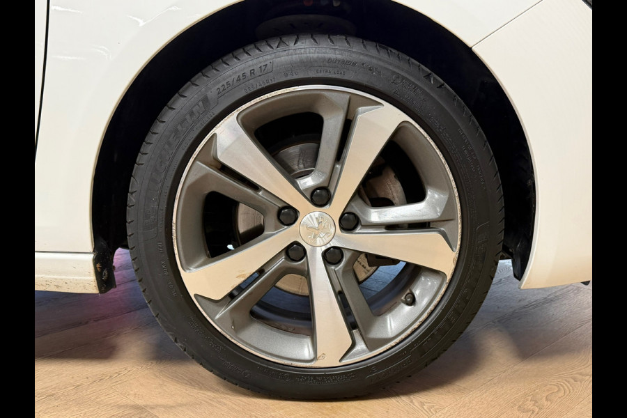 Peugeot 308 SW 1.2 PureTech Allure AUT. PANO TREKHAAK NAVI PARKEERSENSOREN VOOR EN ACHTER CRUISE CONTROL LANE ASSIST