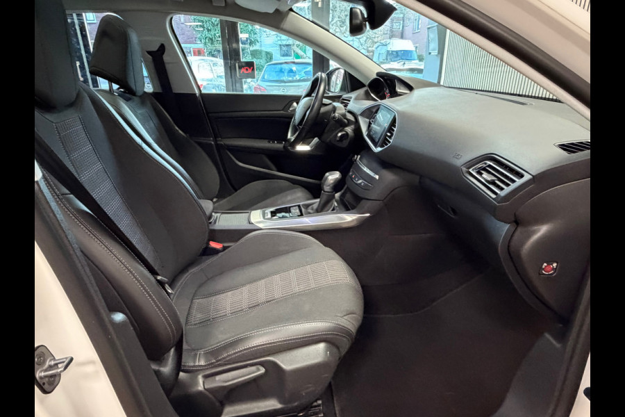 Peugeot 308 SW 1.2 PureTech Allure AUT. PANO TREKHAAK NAVI PARKEERSENSOREN VOOR EN ACHTER CRUISE CONTROL LANE ASSIST