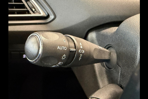 Peugeot 308 SW 1.2 PureTech Allure AUT. PANO TREKHAAK NAVI PARKEERSENSOREN VOOR EN ACHTER CRUISE CONTROL LANE ASSIST