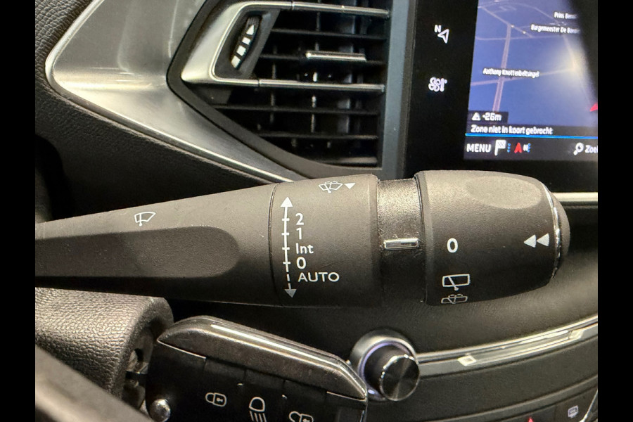 Peugeot 308 SW 1.2 PureTech Allure AUT. PANO TREKHAAK NAVI PARKEERSENSOREN VOOR EN ACHTER CRUISE CONTROL LANE ASSIST