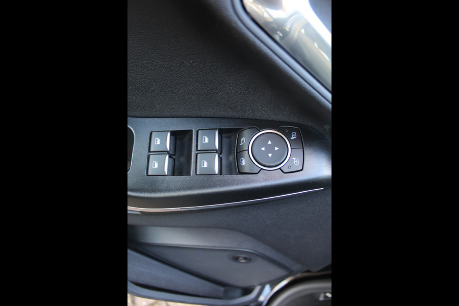 Ford Fiesta 1.0-100pk EcoBoost Titanium 5deurs Mooie en zuinige Ford Fiesta in de luxe Titanium uitvoering. Climate control , Cruise control , Navigatie , Bluetooth