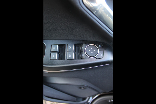 Ford Fiesta 1.0-100pk EcoBoost Titanium 5deurs Mooie en zuinige Ford Fiesta in de luxe Titanium uitvoering. Climate control , Cruise control , Navigatie , Bluetooth