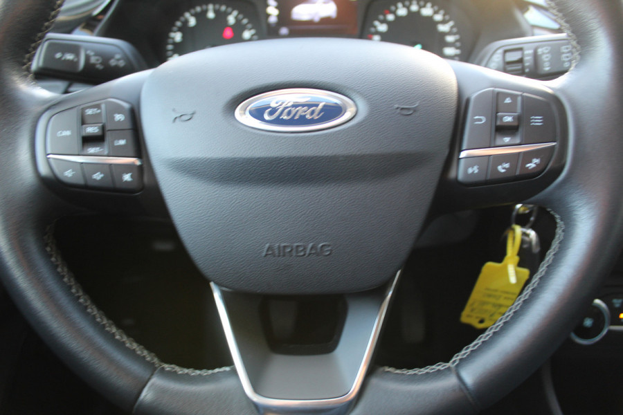 Ford Fiesta 1.0-100pk EcoBoost Titanium 5deurs Mooie en zuinige Ford Fiesta in de luxe Titanium uitvoering. Climate control , Cruise control , Navigatie , Bluetooth