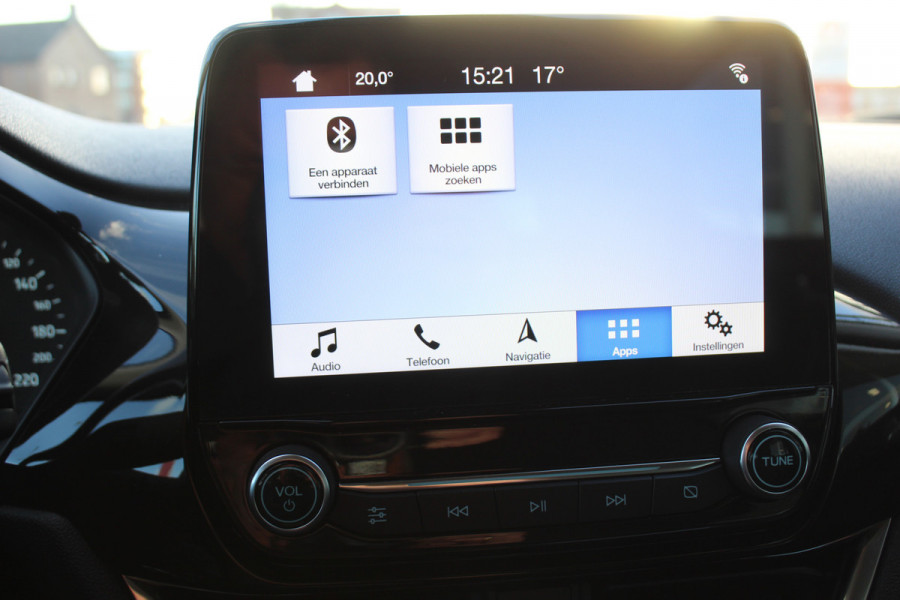 Ford Fiesta 1.0-100pk EcoBoost Titanium 5deurs Mooie en zuinige Ford Fiesta in de luxe Titanium uitvoering. Climate control , Cruise control , Navigatie , Bluetooth